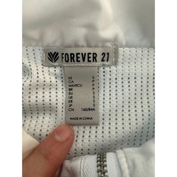 Forever 21 White Cropped Windbreaker Pullover Hooded Jacket Women’s Small - Picture 5 of 10